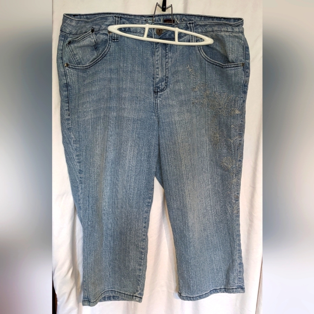 Women's Y2K Zana Di wide leg, light‎ wash embroidered denim capris size 20
